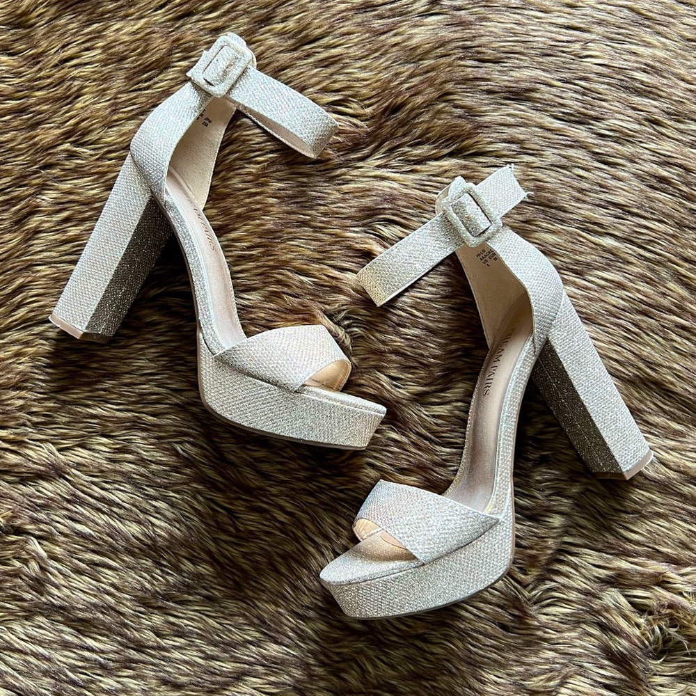 Dream Pairs Hi-lo Gold/Glitter Heels